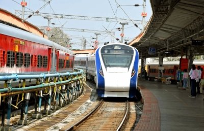 Indian Railways slapped Rs 2.8 crore fine over food complaints in last 4 years: Minister