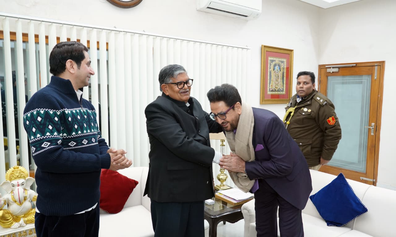 Legendary Punjabi Singer Gurdas Maan Calls on Punjab Governor, Assures commitment of heart & soul to Anti-Drug Campaign