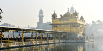Braving biting cold, devotees throng Golden Temple, shrines to usher in New Year