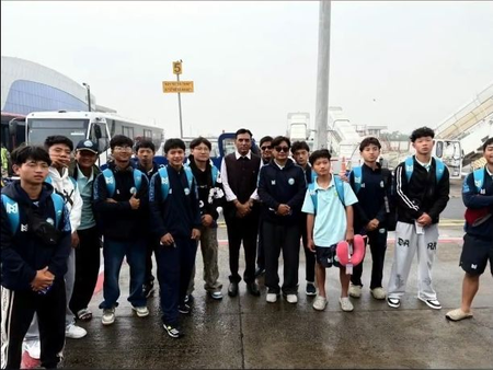 Sports Minister Mandaviya meets Arunachal Pradesh U-16 Team at Surat Airport