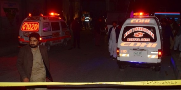 Six killed as fire erupts at shopping mall in Pakistan's Karachi