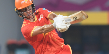 Sophie Devine hammers 32 runs off Sneh Rana for the most-expensive over in WPL history