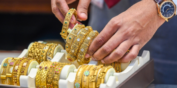 Gold, silver continue to decline as CME margin requirements hike set to take effect