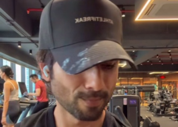 Shahid Kapoor vibes to ‘Aashiqon Ki Colony’ in gym