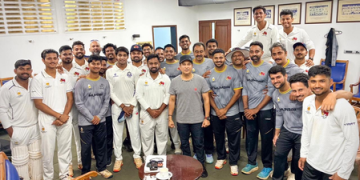 Sachin Tendulkar guides Mumbai players ahead of Ranji Trophy quarterfinal vs Karnataka