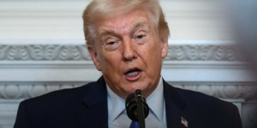 Iran calling to make deal, says Trump
