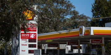 Australian media warn of fuel supply ‘crunch time’ in coming weeks