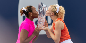 Siniakova-Townsend complete Sunshine Double with Miami title