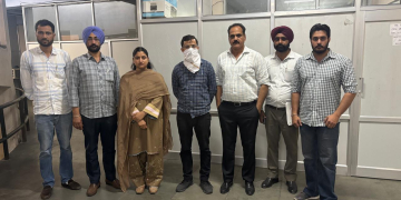 Vigilance Bureau nabs Drug Inspector red handed accepting bribe of Rs 1,00,000/-