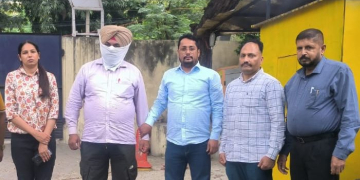 Vigilance Bureau nabs Naib Court red handed accepting bribe of Rs 10,000/-