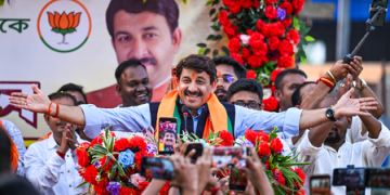 ‘Maang raha Bengal…’: BJP’s Manoj Tiwari spices up Bengal poll campaign with a song