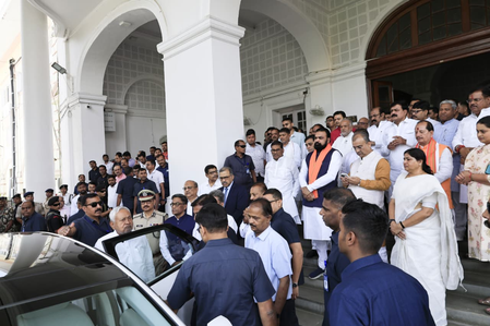 Nitish Kumar dissolves cabinet, set to resign as Bihar CM