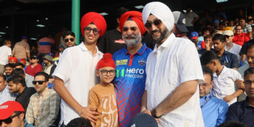 L-G TS Sandhu joins spectators in cricket stadium to cheer Delhi team