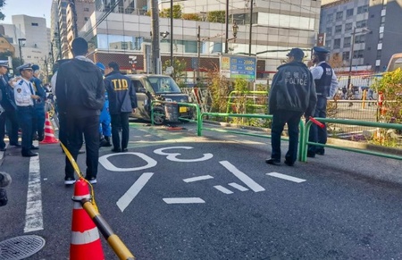 Japan: Suspect at large after attacking students, spraying unknown substance at police
