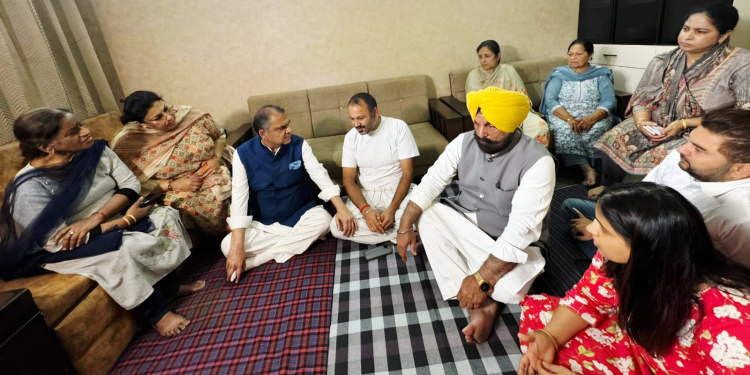 Vrindavan Boat Mishap : Cabinet Minister Sanjeev Arora shares grief with bereaved families