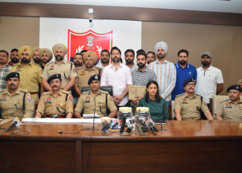 Public Works Minister visits Batch Type Hot Mix Plant at Rasanheri