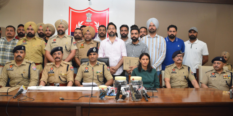 Public Works Minister visits Batch Type Hot Mix Plant at Rasanheri