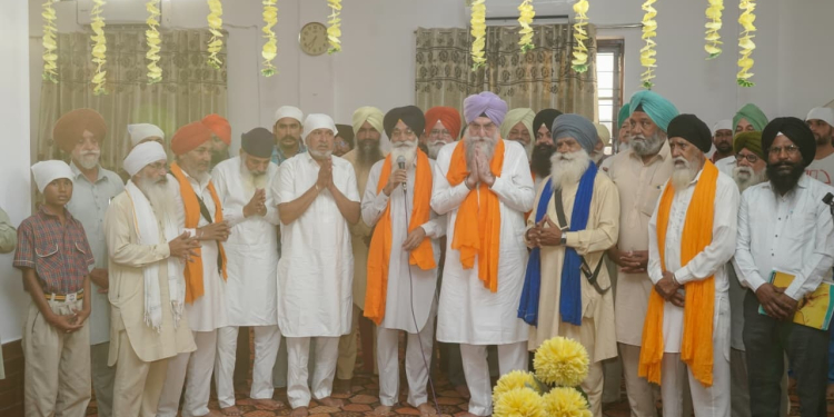 Management Committee and Sangat of Guru Tegh Bahadur Gurdwara Sahib, Kotkapura honour Speaker Sandhwan