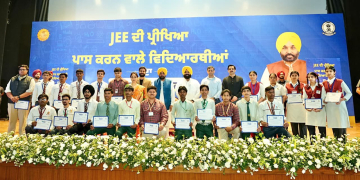 CM Bhagwant Singh Mann honours 369 JEE Mains Achievers in Mohali, Punjab Celebrates Rising Academic Excellence