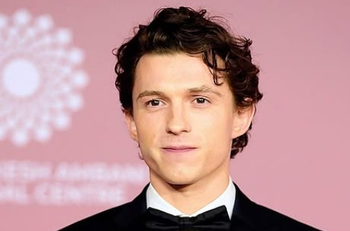 Tom Holland helps Zendaya escape wardrobe malfunction