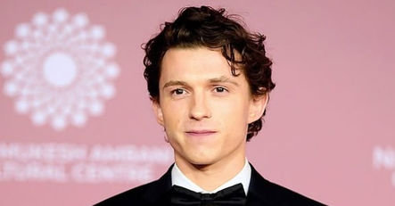 Tom Holland helps Zendaya escape wardrobe malfunction