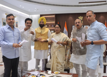 Delhi CM Rekha Gupta’s ‘Jhalmuri-rasgulla party as BJP inches closer to victory in Bengal