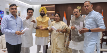 Delhi CM Rekha Gupta’s ‘Jhalmuri-rasgulla party as BJP inches closer to victory in Bengal