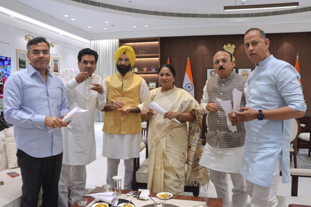 Delhi CM Rekha Gupta’s ‘Jhalmuri-rasgulla party as BJP inches closer to victory in Bengal