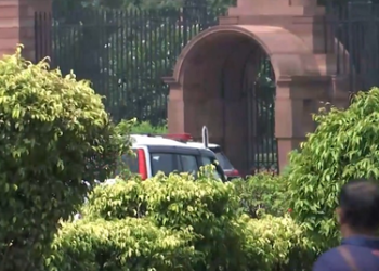 Raghav Chadha arrives at Rashtrapati Bhavan to meet President Murmu