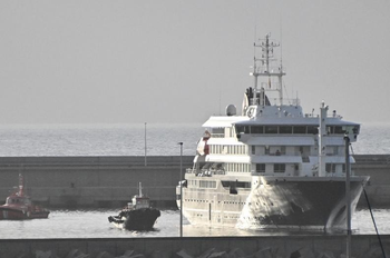 South Africa traces 97 contacts linked to cruise ship hantavirus cases