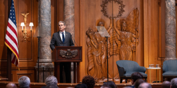 Nearly 2,000 ships await Gulf transit: US Secretary Bessent