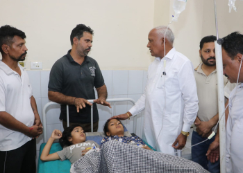 BARINDER KUMAR GOYAL VISITS HOSPITAL, REVIEWS TREATMENT OF PERSONS TAKEN ILL AFTER CONSUMING FOOD AT WEDDING FUNCTION