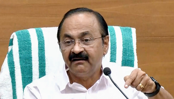 Kerala CM flags ‘uncertain future’ of medics working in UAE, seeks PM Modi’s intervention
