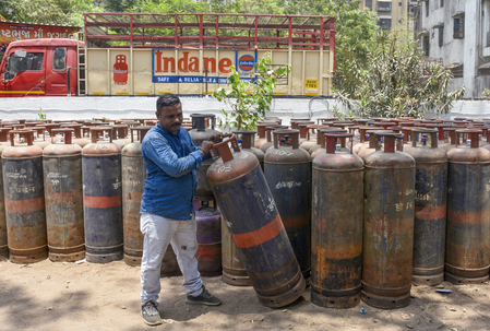 Commercial LPG prices hiked again; Delhi rate up by Rs 42, Kolkata sees Rs 53.50 increase