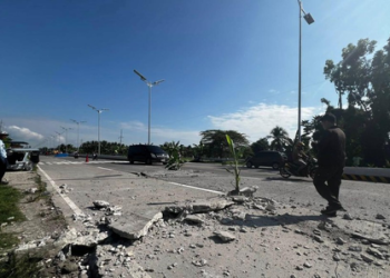 7.8 offshore earthquake shakes Philippines; tsunami warning issued