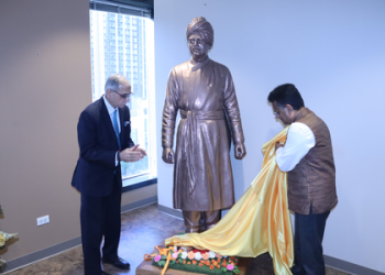 Ambassador Vinay Kwatra unveils Swami Vivekananda statue at Indian Consulate in Chicago