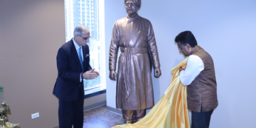 Ambassador Vinay Kwatra unveils Swami Vivekananda statue at Indian Consulate in Chicago