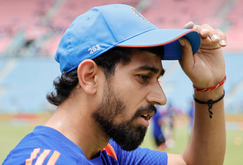 2nd T20I: Shedge, Prince handed debut caps as India elect to bowl against unchanged Ireland