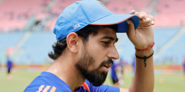 2nd T20I: Shedge, Prince handed debut caps as India elect to bowl against unchanged Ireland