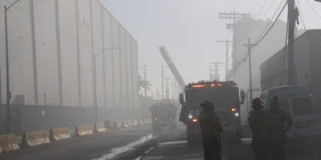 US Los Angeles issues local emergency over ongoing warehouse fire