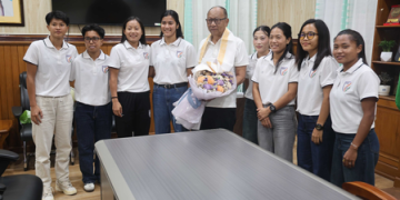 9 SAFF title-winning Manipuri women footballers meet CM, seek stronger support for sport