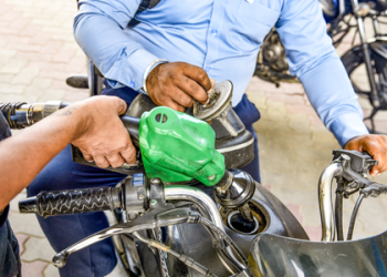 Nayara Energy cuts petrol prices by Rs 5, diesel by Rs 3 as crude oil eases