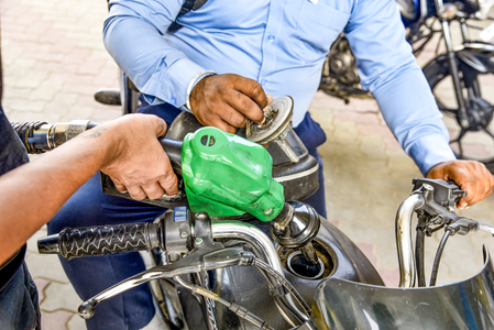 Nayara Energy cuts petrol prices by Rs 5, diesel by Rs 3 as crude oil eases