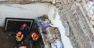 Pakistan: Rights body demands probe after Lahore tuition centre roof collapse kills 14 children