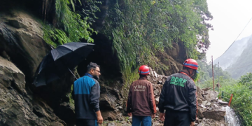 Heavy rainfall alert issued in Uttarakhand; Kedarnath pedestrian route disrupted