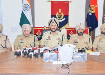 FOUR LINKED TO CROSS-BORDER DRUG AND ARMS SMUGGLING NETWORK HELD IN AMRITSAR; 5.5KG HEROIN, TWO PISTOLS RECOVERED