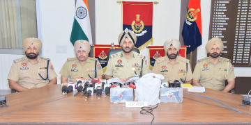 FOUR LINKED TO CROSS-BORDER DRUG AND ARMS SMUGGLING NETWORK HELD IN AMRITSAR; 5.5KG HEROIN, TWO PISTOLS RECOVERED