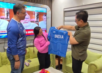 Mirabai Chanu gifts signed jersey to Union Minister Kiren Rijiju after CWG glory