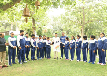 Sports Min Mandaviya felicitates CWG 2026 weightlifting medallists with cash rewards