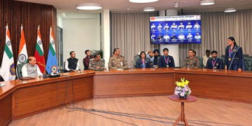 Rajnath Singh meets Army contingent
